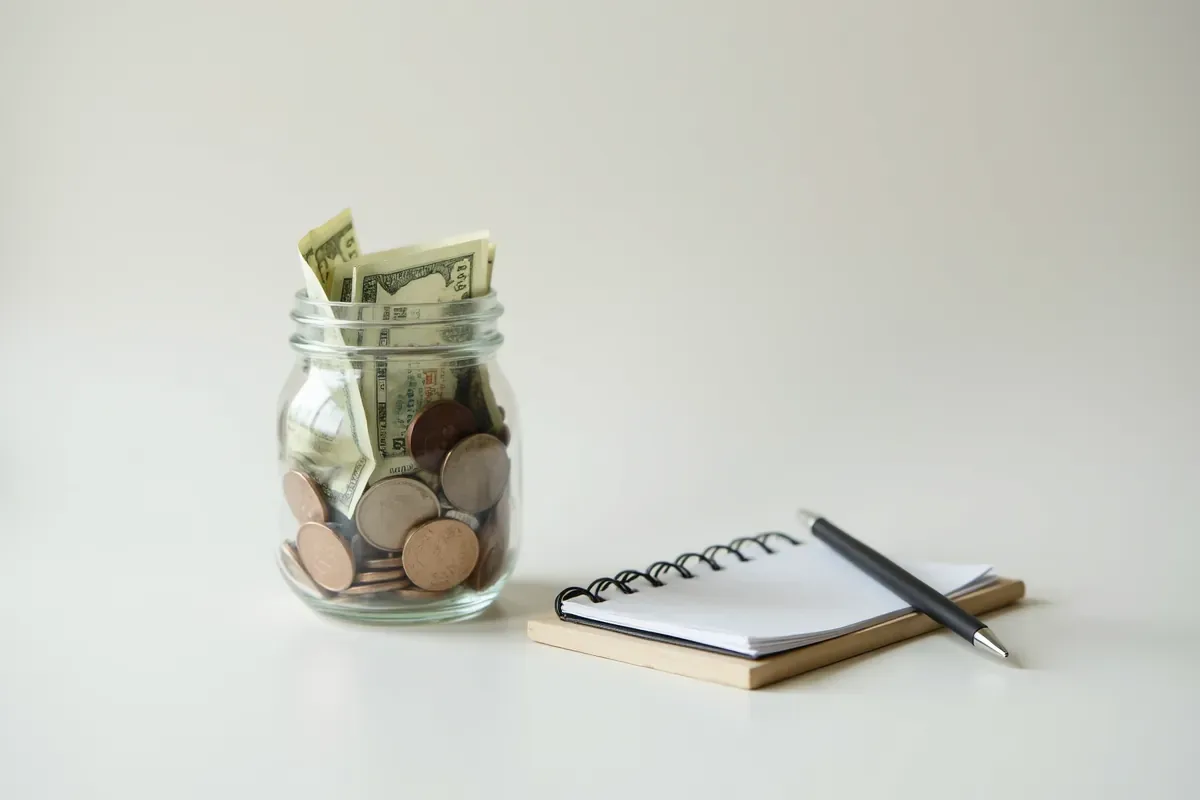 Jak oszczędzać pieniądze? Proste kroki i skuteczne techniki